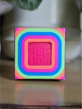 NIB NeeDoh Teenie Cool Cube - Pink